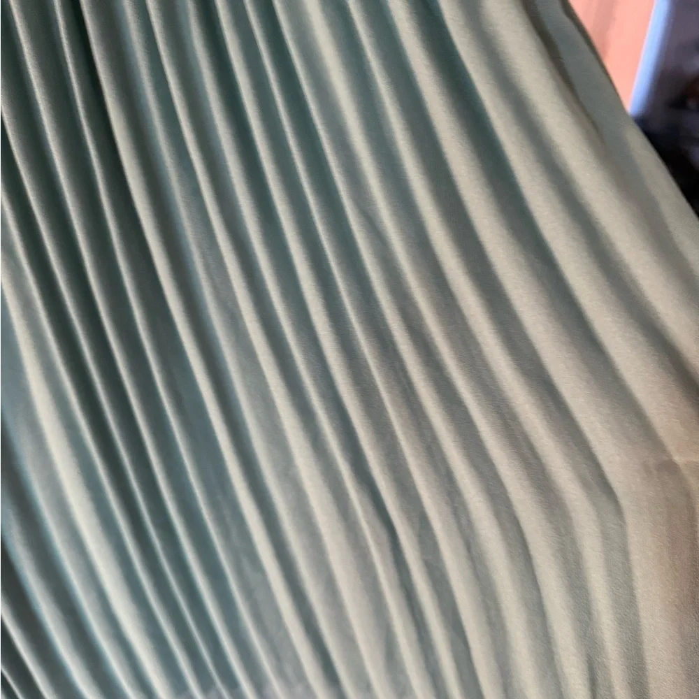 NWT-Ann Taylor LOFT Fluid Pleated Skirt Sz 8 - Picture 5 of 10